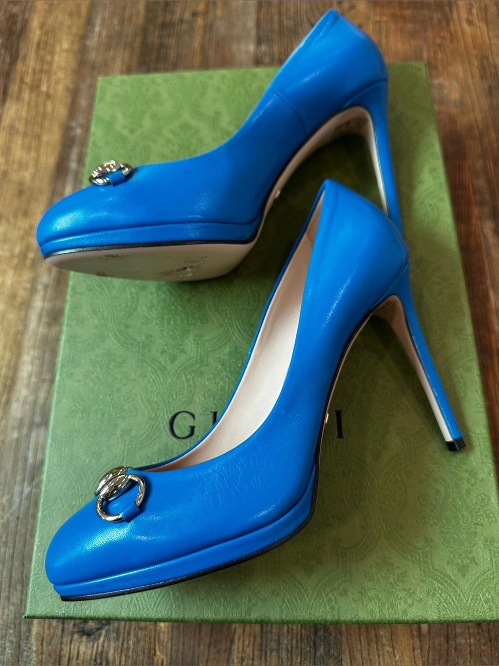 Gucci Royal Blue Leather Heels with buckle brand new with dust bag and box - Picture 3 of 14